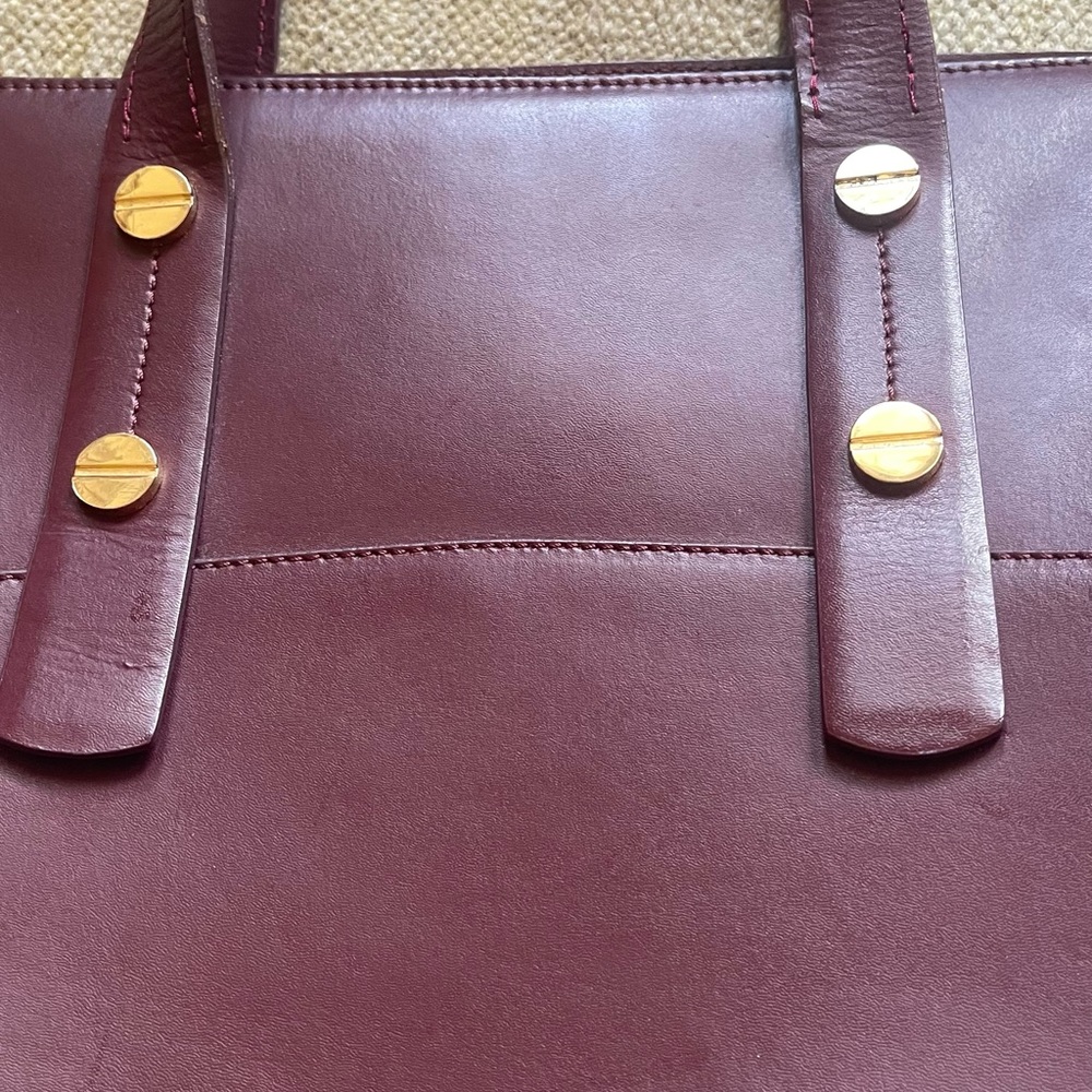 Elegant Burgundy Shoulder Bag - Picture 3 of 7